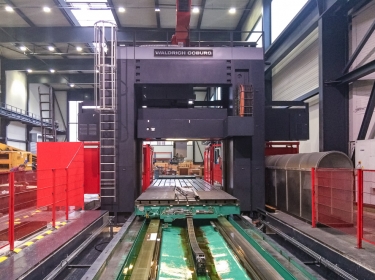 Fertig montierte Maschine mit offenen Abdeckungen